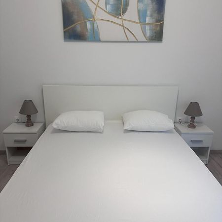 Ntinos Apartment Center Exarcheia เอเธนส์ ภายนอก รูปภาพ